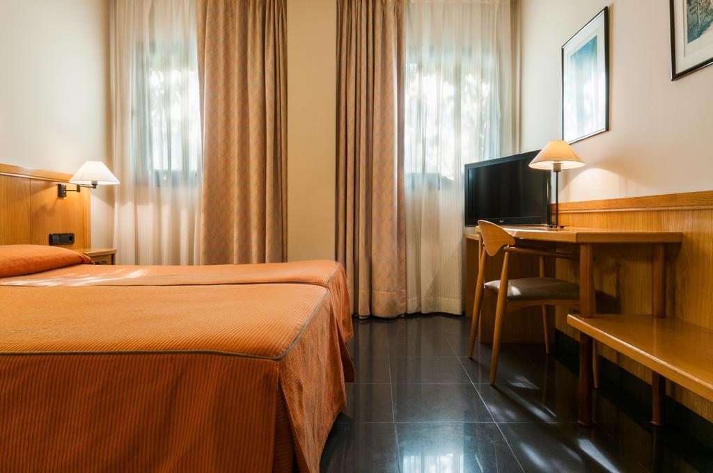Hotel Ruta De Europa Vitoria-Gasteiz Esterno foto